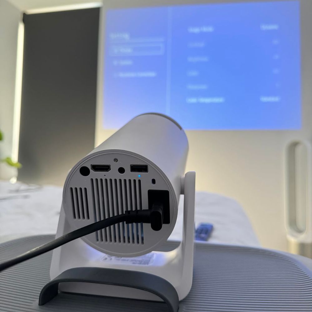 4K Ultra Portable Projector